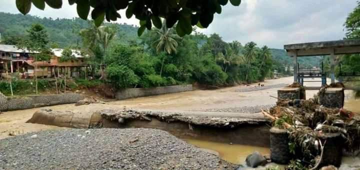 Lokasi Bendungan Cibongas, Desa Kalongliud, Kecamatan Nanggun yang ambrol akibat terjangan air bah (27/05/2021) 