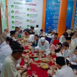 Suasana buka puasa bersama Sahabat Yatim dn Penghafal Quran di Pondok Tahfidz Ashqaf 11 Bogor